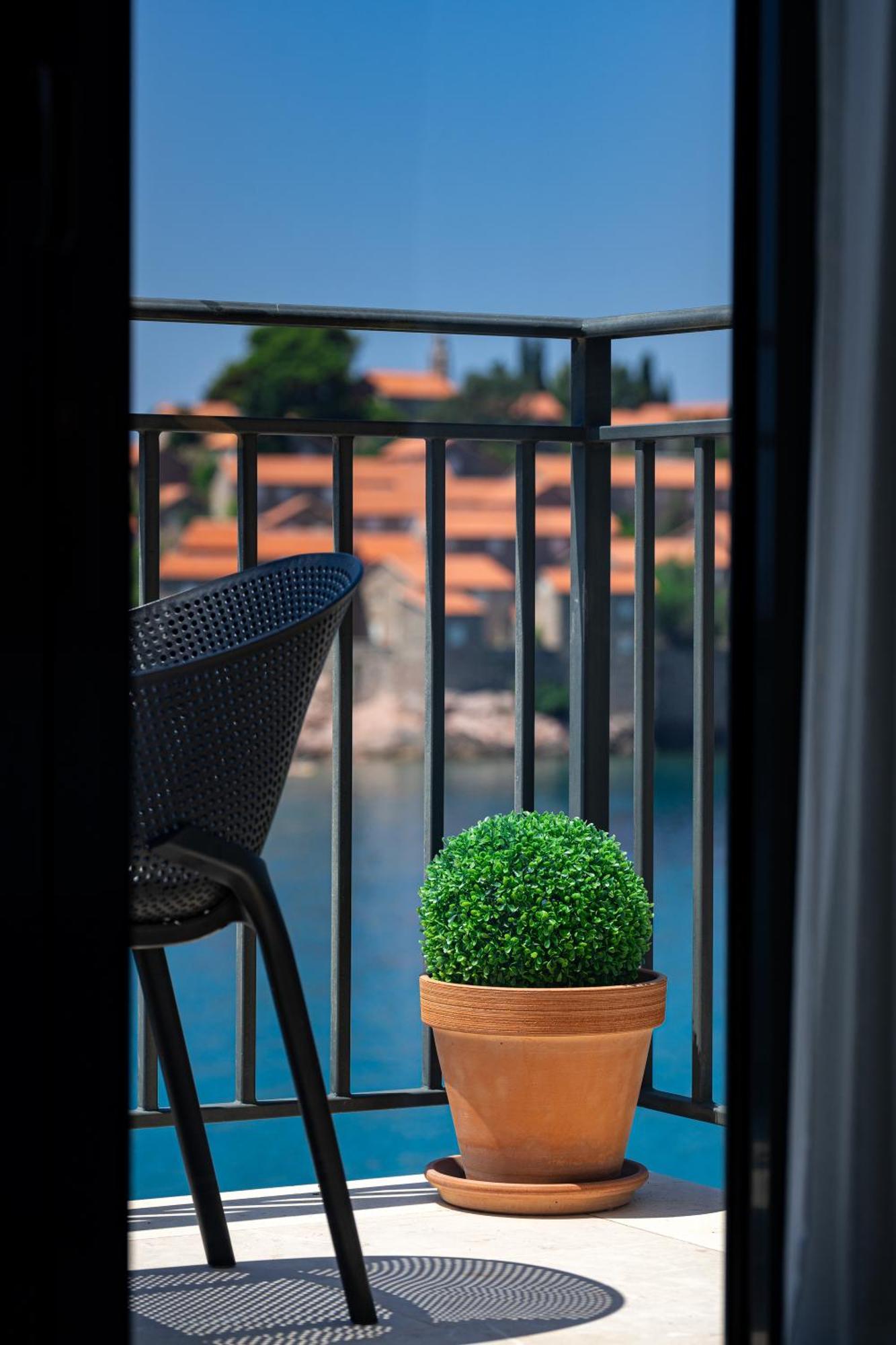 Hotel California By Aycon Sveti Stefan Exterior photo